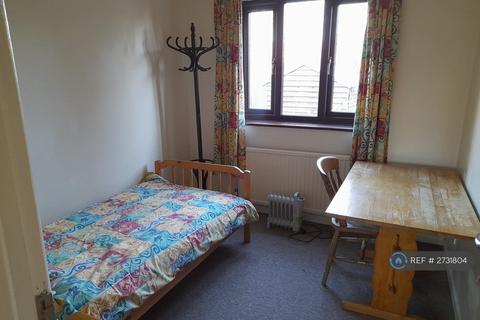2 bedroom maisonette to rent, Howard Road, Cambridge, CB5
