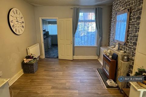 3 bedroom terraced house to rent, Alexandra Road, Wellingborough, NN8