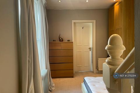 1 bedroom flat to rent, Trinity Road, London, SW17