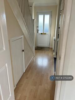 2 bedroom semi-detached house to rent, Stonecrop Close, Locks Heath, Southampton, SO31