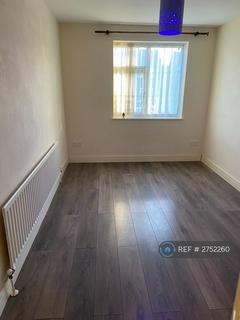 2 bedroom flat to rent, Bushey, Bushey, WD23