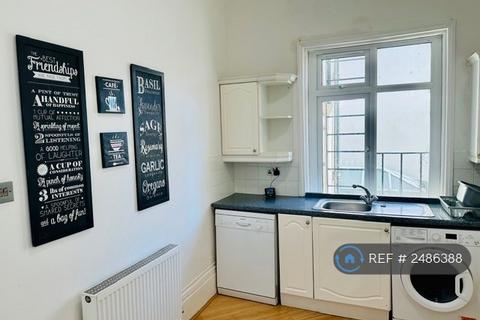 4 bedroom flat to rent, College Road, Brighton, BN2