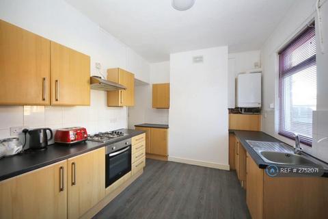 3 bedroom terraced house to rent, Vine Street, Wigan, WN1