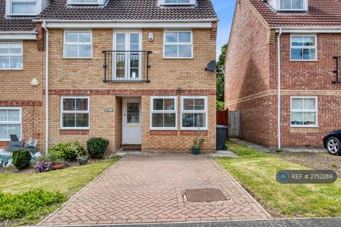3 bedroom end of terrace house to rent, Darlands Drive, Barnet, EN5