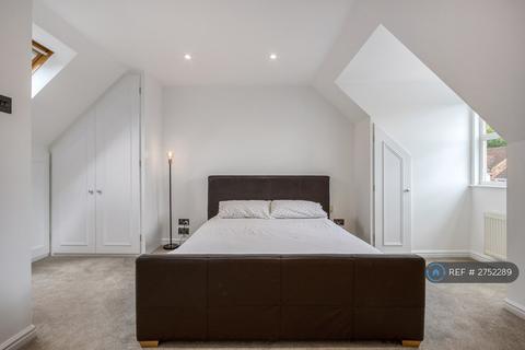 3 bedroom end of terrace house to rent, Darlands Drive, Barnet, EN5