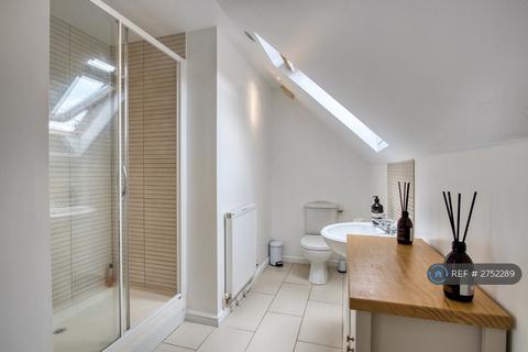 3 bedroom end of terrace house to rent, Darlands Drive, Barnet, EN5