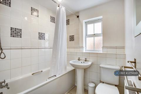 3 bedroom end of terrace house to rent, Darlands Drive, Barnet, EN5