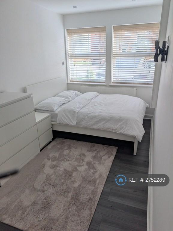 Double Bed 2 / Lounge 2
