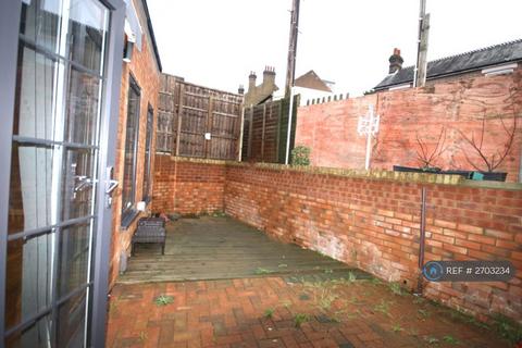 2 bedroom detached house to rent, Springfield Road, Chesham, HP5
