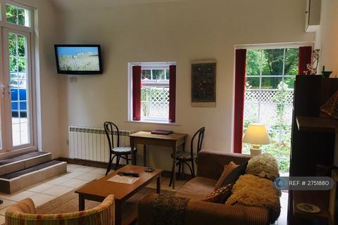 undefined, Peregrine Hall, Lostwithiel, PL22