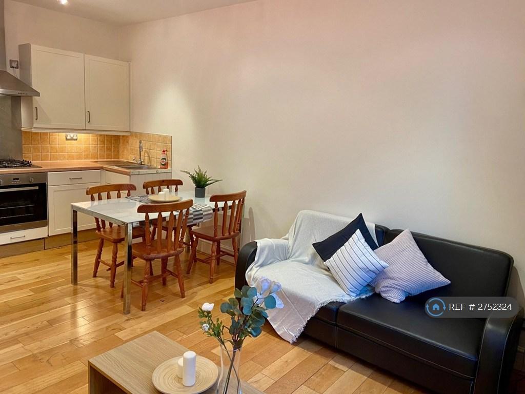 Open Plan Lounge/Kitchen