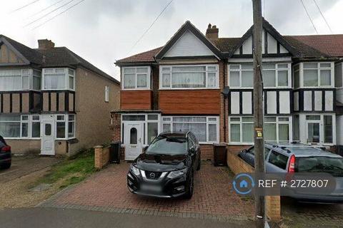 1 bedroom in a house share to rent - Shelson Avenue, Feltham, TW13
