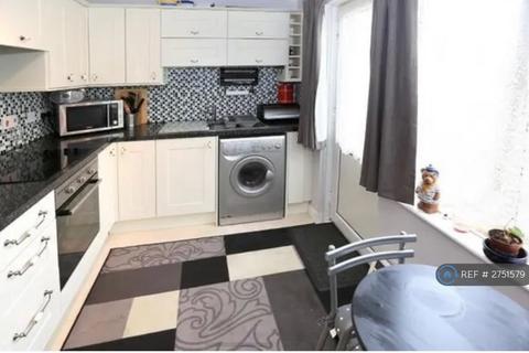 2 bedroom semi-detached house to rent, Kitter Drive, Plymouth, PL9