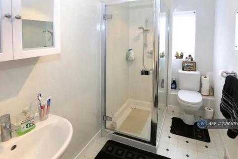 2 bedroom semi-detached house to rent, Kitter Drive, Plymouth, PL9