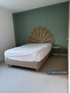 2 bedroom flat to rent, Damson House, London, SW16