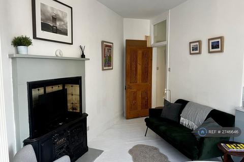 2 bedroom flat to rent, Bread Street, Edinburgh, EH3