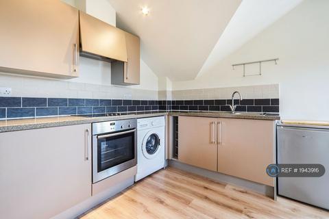 2 bedroom flat to rent, Station Approach, Leeds, LS5