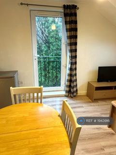 2 bedroom flat to rent, Station Approach, Leeds, LS5