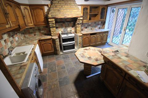 5 bedroom detached house to rent - Coldharbour Lane, Hayes UB3