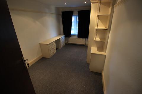 5 bedroom detached house to rent, Coldharbour Lane, Hayes UB3