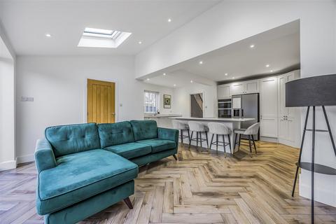 3 bedroom semi-detached house for sale, Old Manor Way, Portsmouth PO6