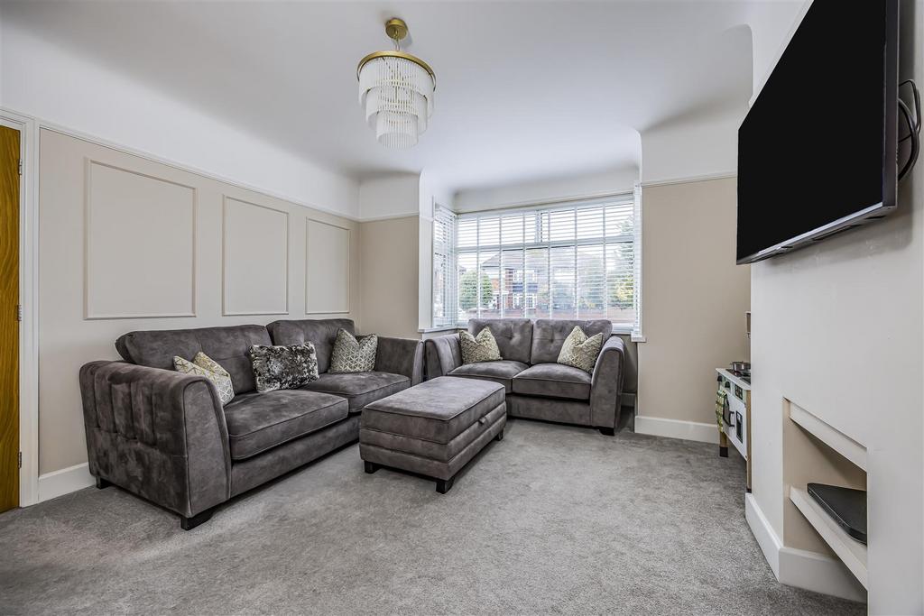 10 Old Manor Way, Drayton-Portico Marketing-Sold By-