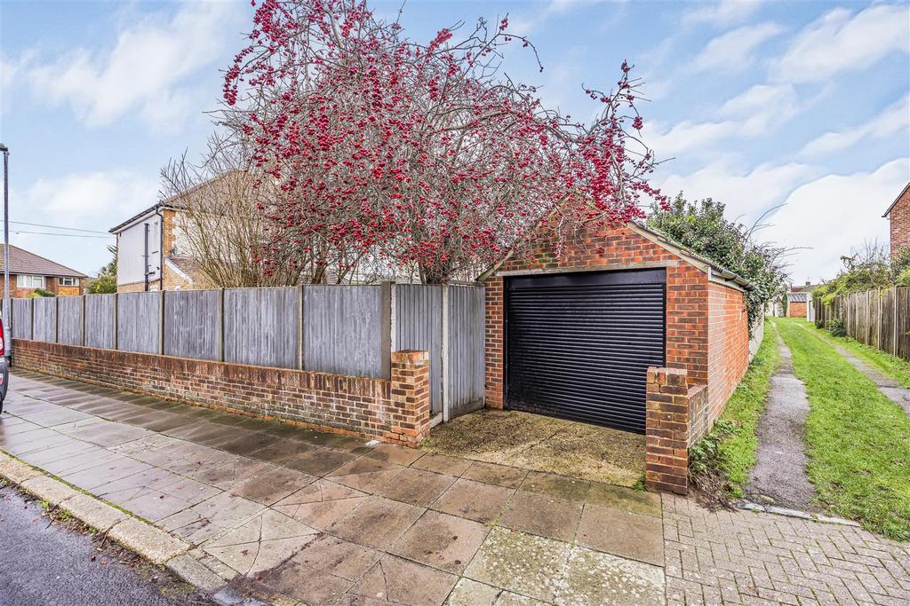 10 Old Manor Way, Drayton-Portico Marketing-Sold By-