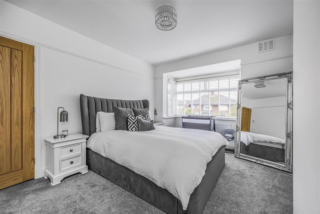 10 Old Manor Way, Drayton-Portico Marketing-Sold By-