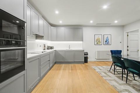 2 bedroom flat to rent, Woods Mews, Mayfair, London W1K