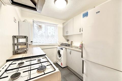 1 bedroom apartment to rent, Concord Close, Northolt UB5