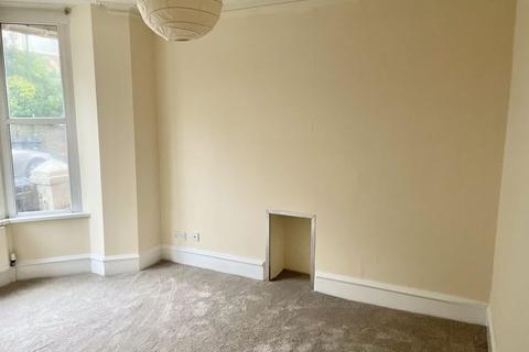 2 bedroom maisonette to rent, Innerbrook Road, Torquay TQ2