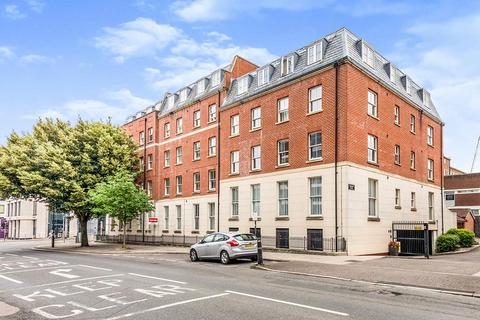 2 bedroom flat to rent - Flagstaff Court, Canterbury CT1