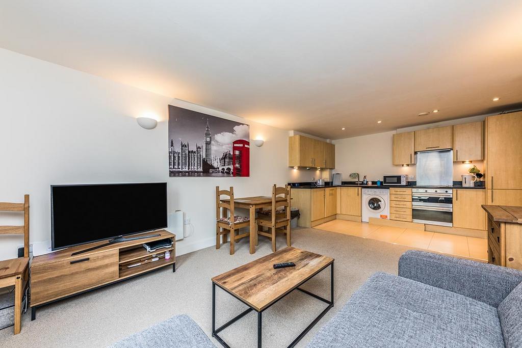 Lounge / Kitchen
