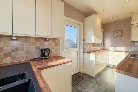 2 bedroom semi-detached bungalow for sale, Kaye Lane, Huddersfield HD5