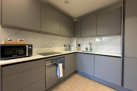2 bedroom ground floor flat to rent, Harlequin Avenue