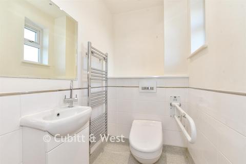 4 bedroom detached bungalow for sale, Bourne Close, Horndean, Waterlooville, Hampshire