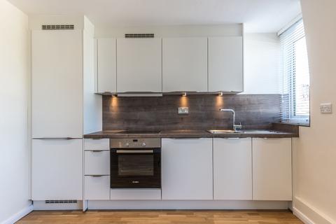 Ground floor flat to rent - 21 Bertha Neubergh House Denmark Road