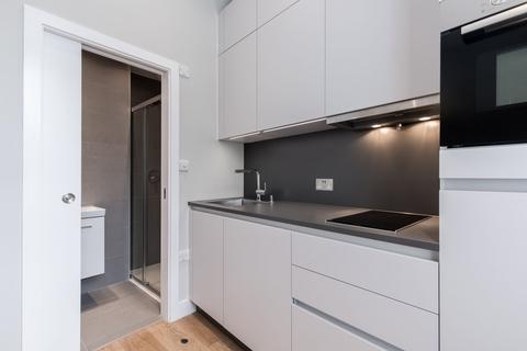 Flat to rent, Flat 7 68 Arodene Road