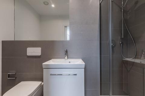 Flat to rent, Flat 7 68 Arodene Road