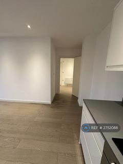 2 bedroom flat to rent, Hubert Road, Brentwood, CM14