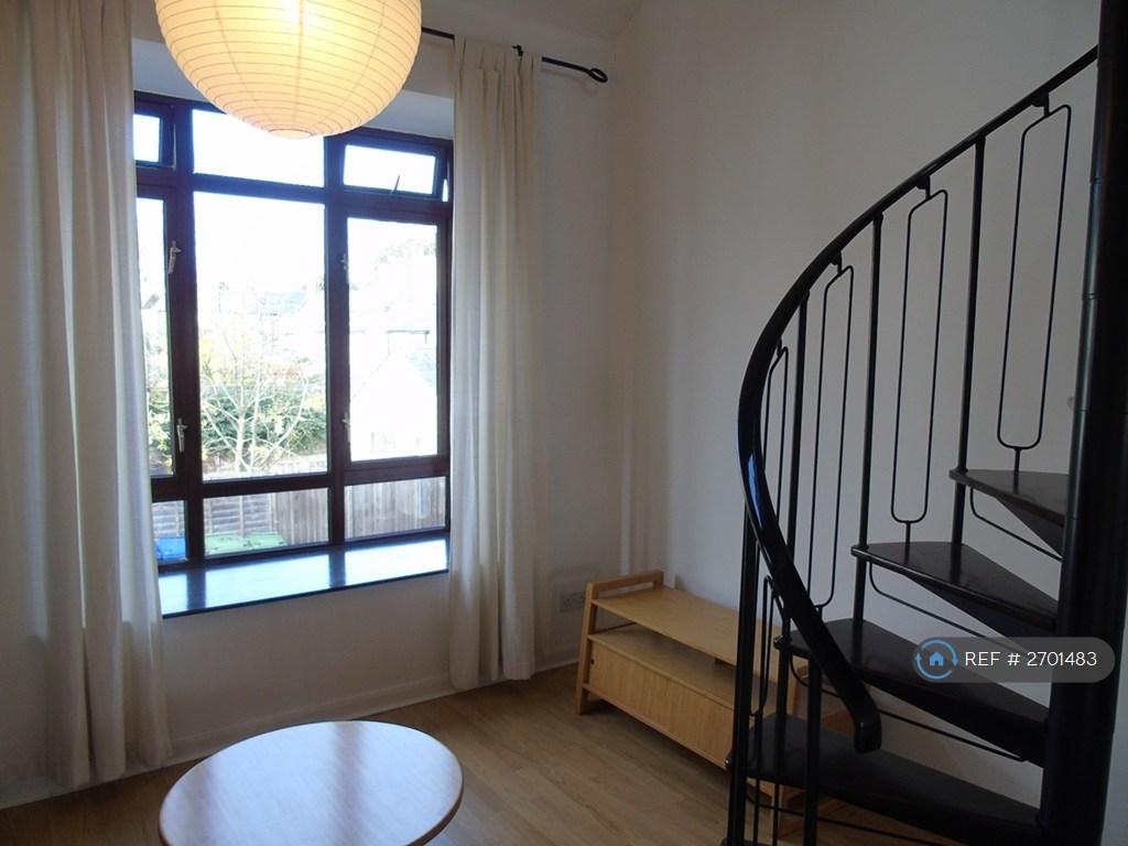 Living Area 2