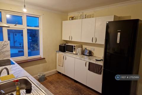 1 bedroom in a house share to rent, South Lane, Surrey, KT3