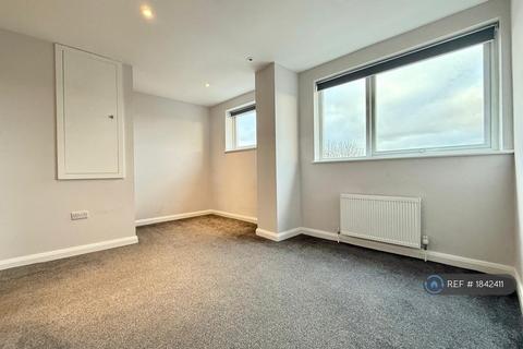 2 bedroom maisonette to rent, Furzehill Parade, Borehamwood, WD6
