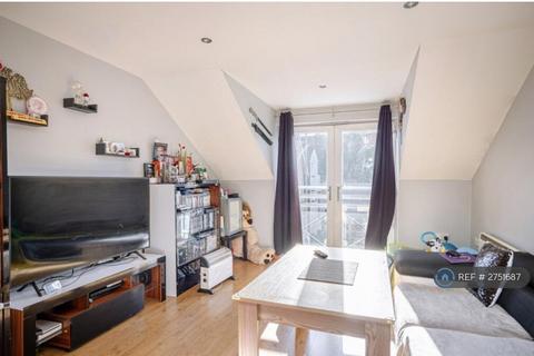 2 bedroom flat to rent, Hadham Road, Bishop's Stortford, CM23