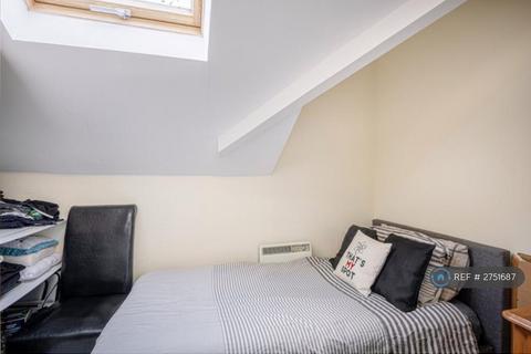2 bedroom flat to rent, Hadham Road, Bishop's Stortford, CM23