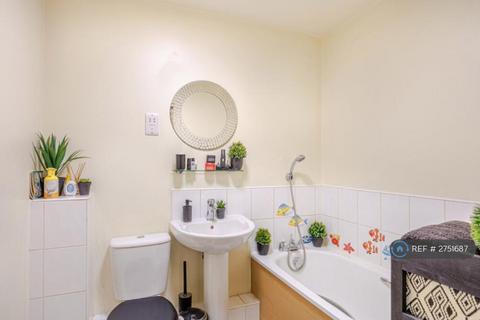 2 bedroom flat to rent, Hadham Road, Bishop's Stortford, CM23