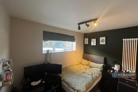 1 bedroom in a house share to rent, Mayhew Crescent, High Wycombe, HP13
