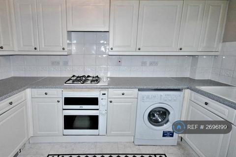 2 bedroom flat to rent, Lindisfarne Gardens, Maidstone, ME16