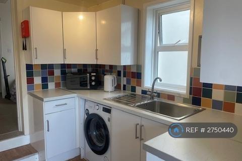 5 bedroom terraced house to rent, Claude Avenue, Bath, BA2