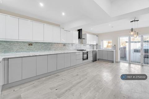 3 bedroom terraced house to rent, Beckhampton Road, Bath, BA2